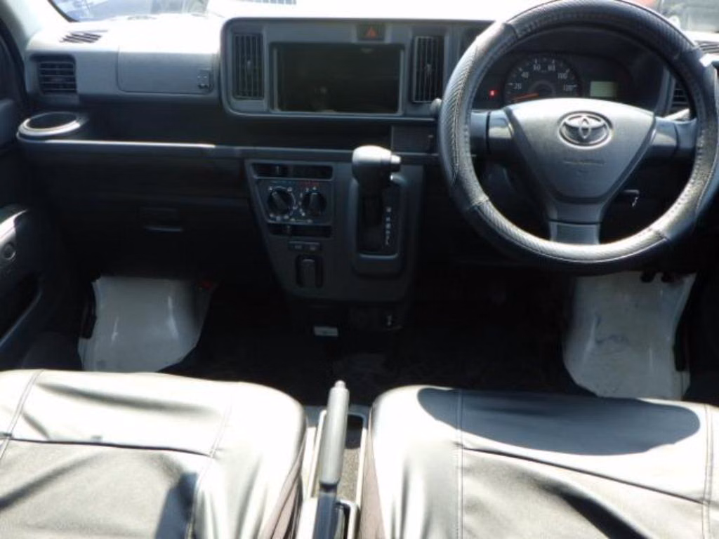 TOYOTA PIXIS VAN