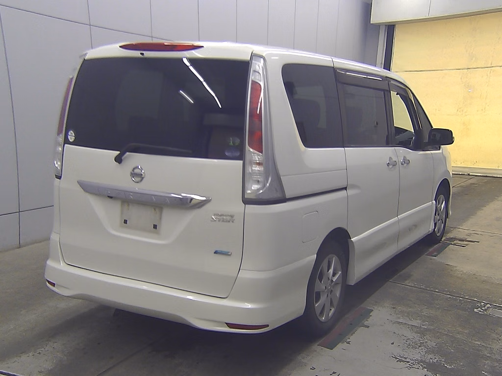 NISSAN SERENA