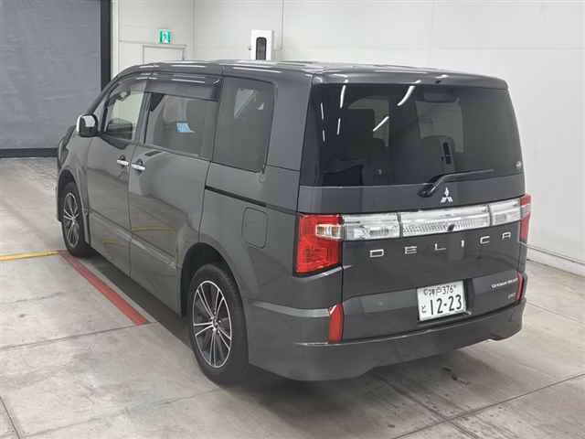 MITSUBISHI DELICA D:5