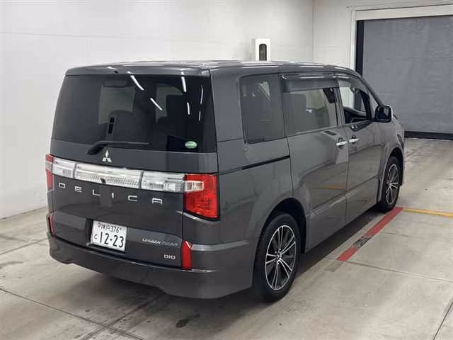 MITSUBISHI DELICA D:5