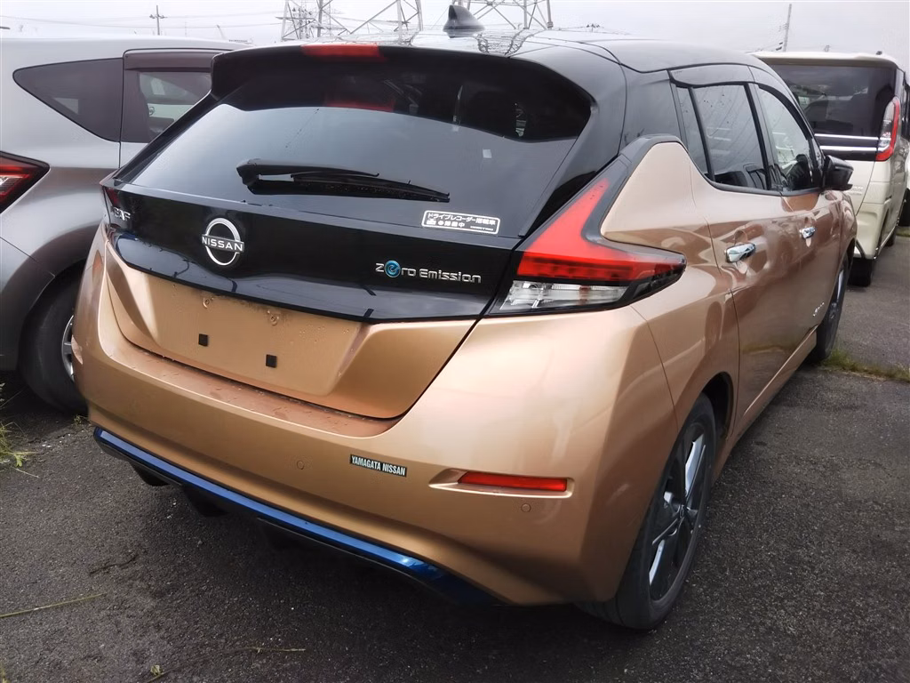NISSAN LEAF