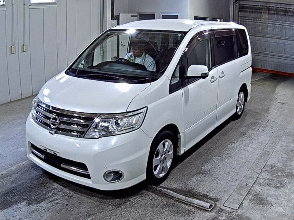 NISSAN SERENA