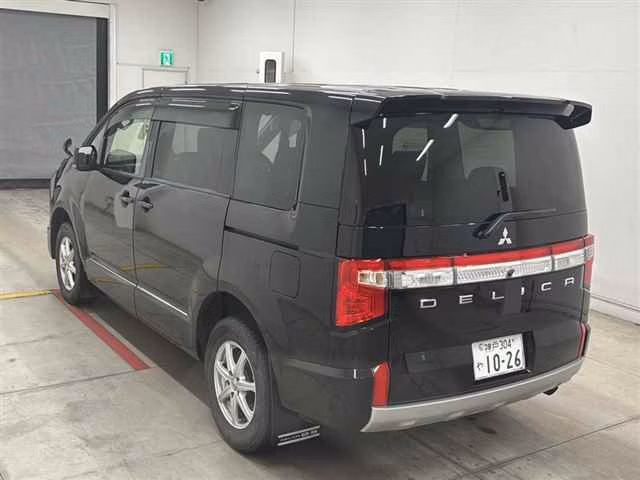 MITSUBISHI DELICA D:5
