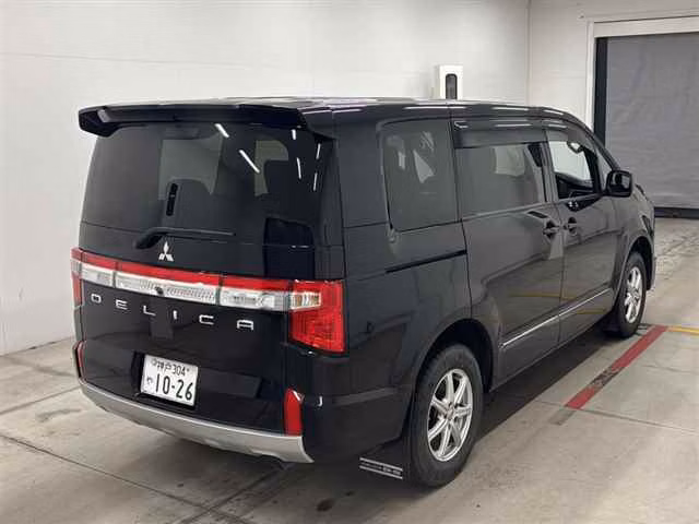 MITSUBISHI DELICA D:5