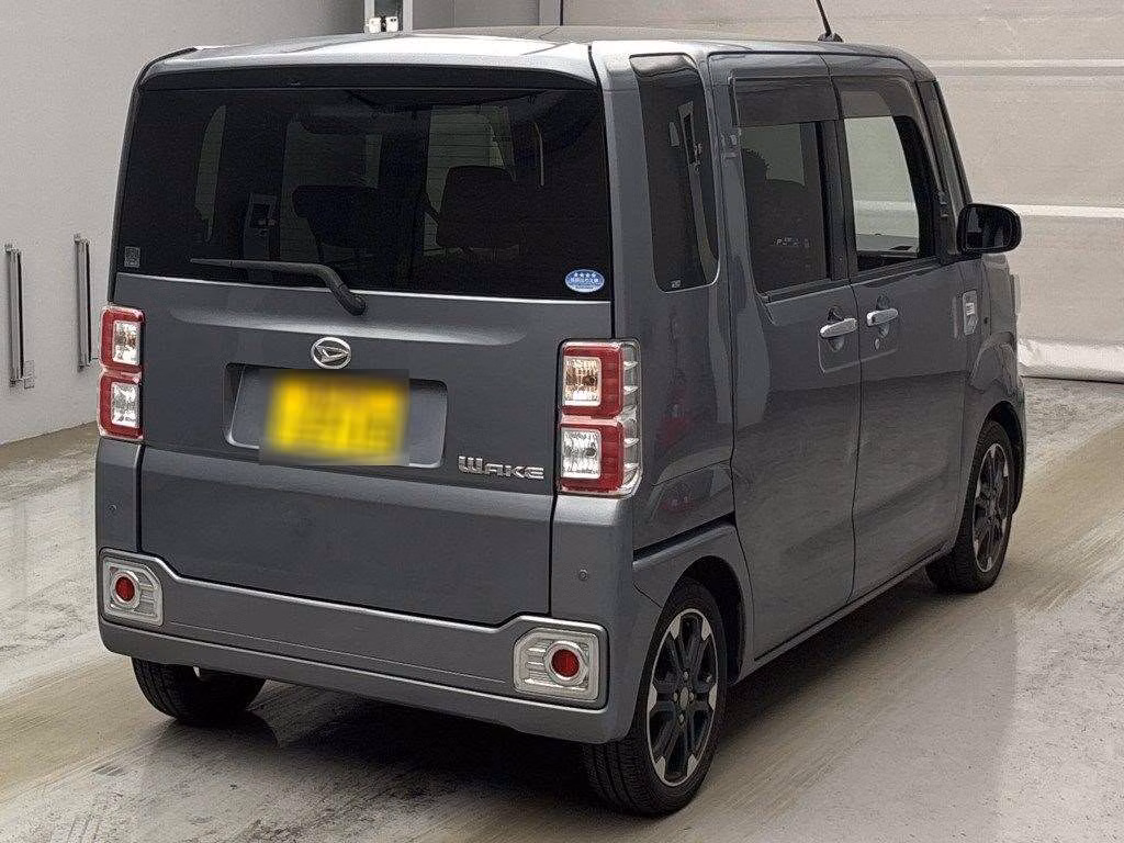DAIHATSU WAKE