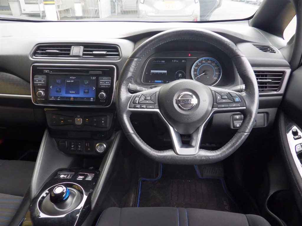 NISSAN LEAF