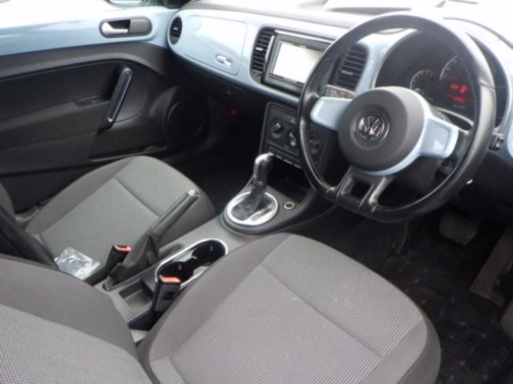 VOLKSWAGEN BEETLE