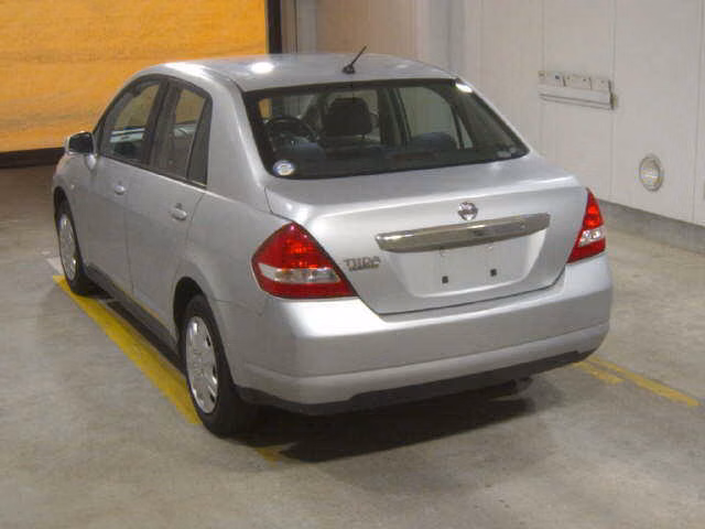 NISSAN TIIDA LATIO