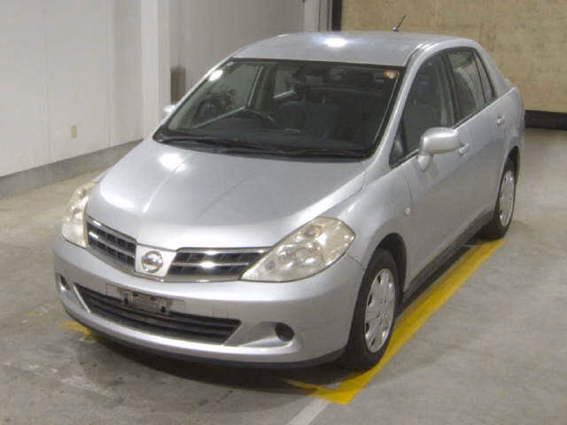 NISSAN TIIDA LATIO