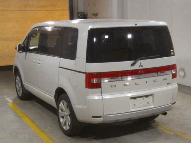 MITSUBISHI DELICA D:5