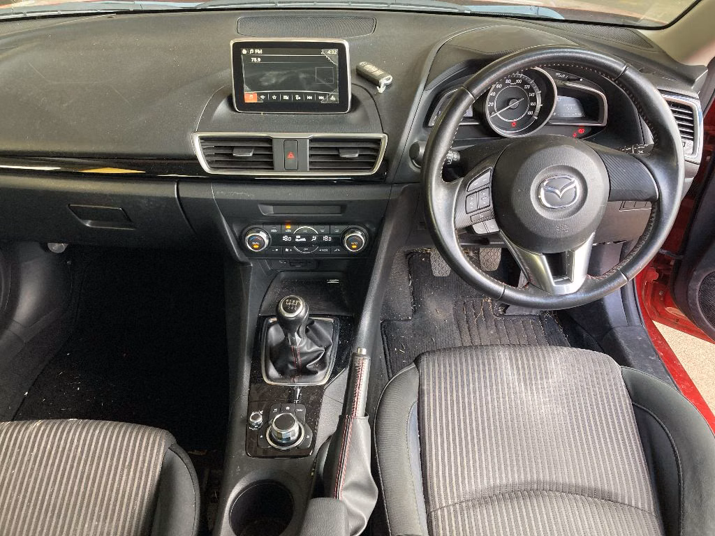MAZDA AXELA