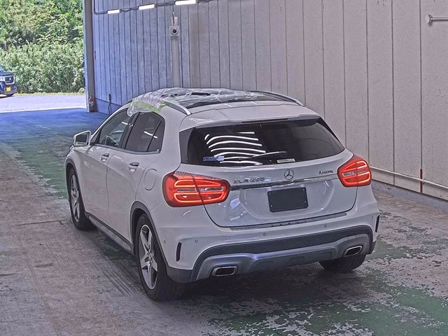 MERCEDES-BENZ GLA-CLASS