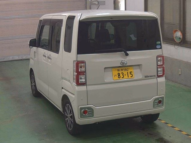 DAIHATSU WAKE