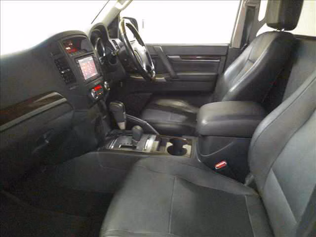 MITSUBISHI PAJERO