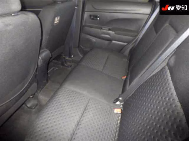 MITSUBISHI RVR