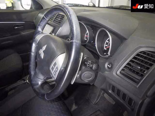MITSUBISHI RVR