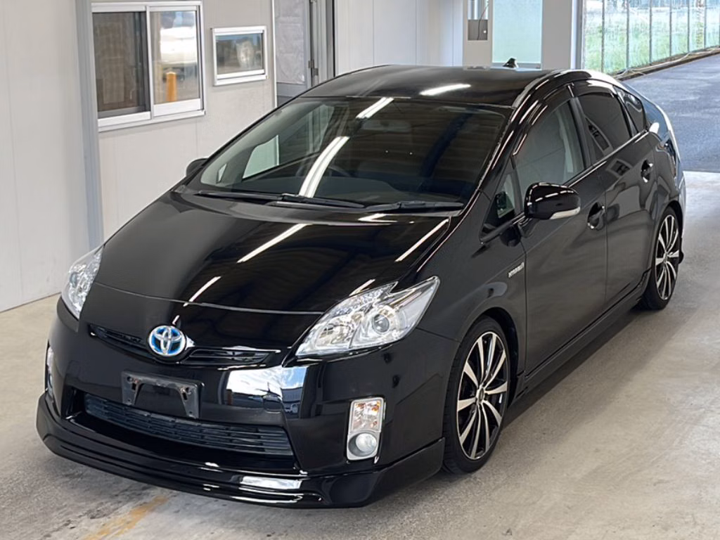 TOYOTA PRIUS