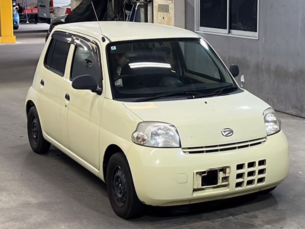 DAIHATSU ESSE
