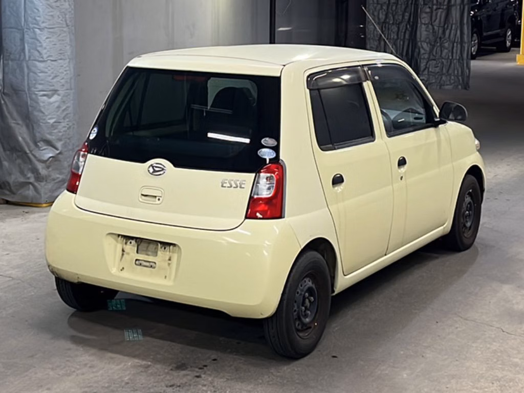 DAIHATSU ESSE