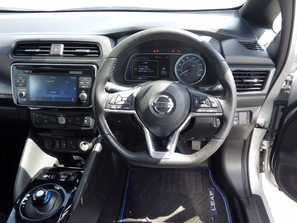 NISSAN LEAF