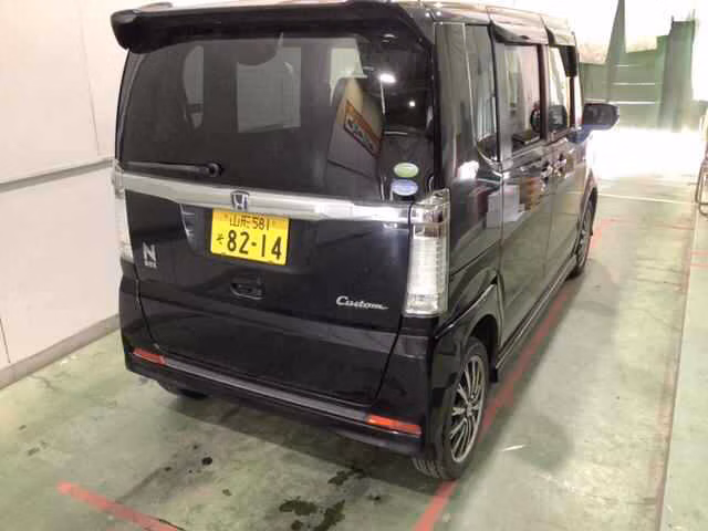 HONDA N-BOX