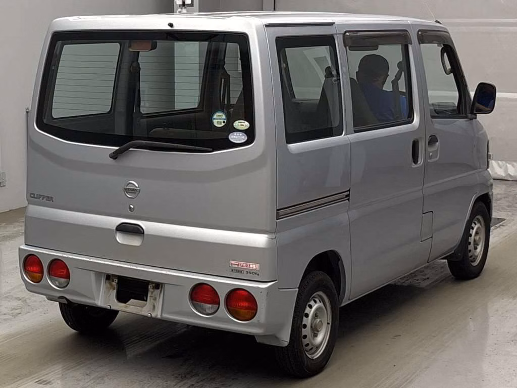 NISSAN CLIPPER