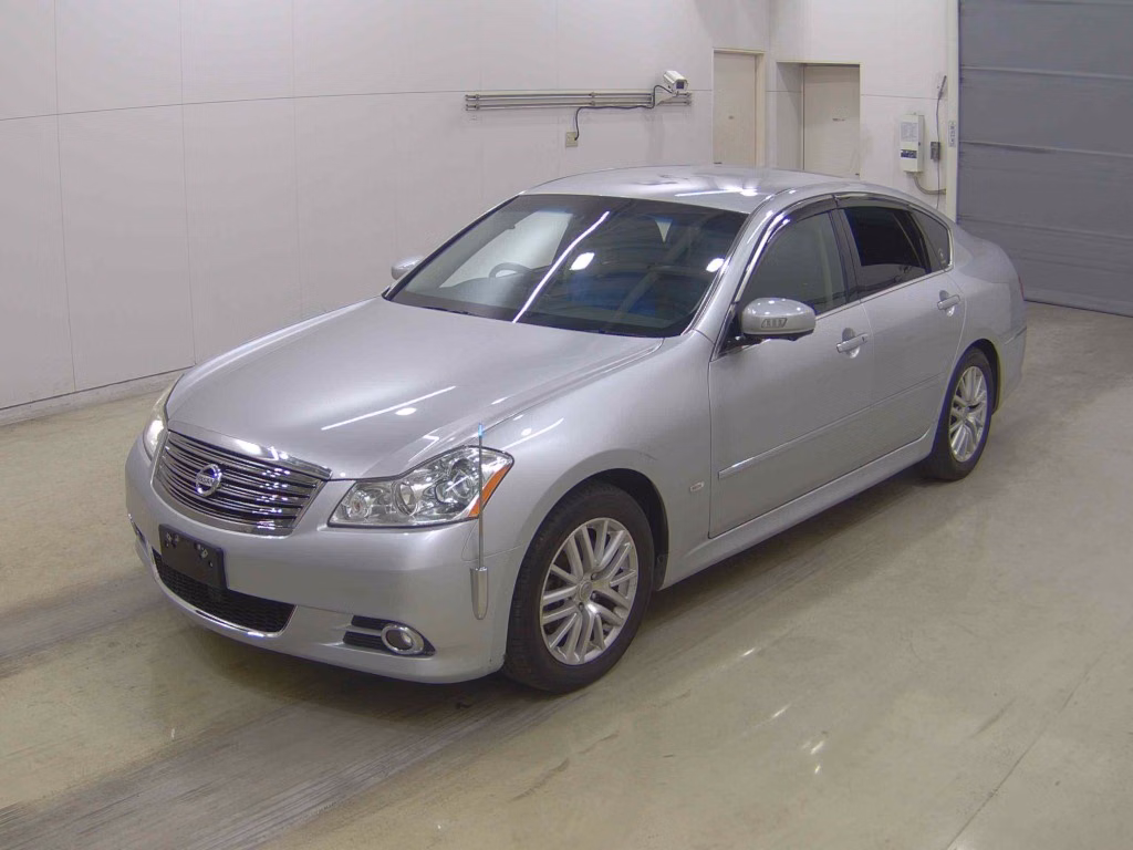 NISSAN FUGA