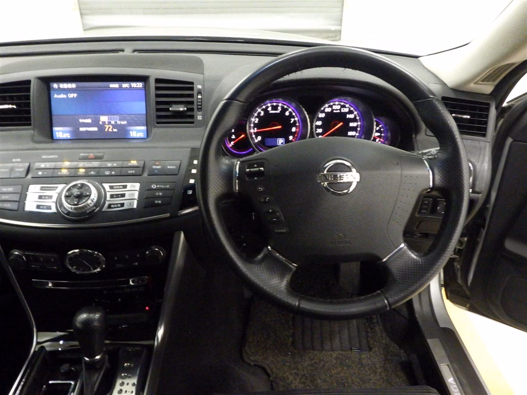 NISSAN FUGA