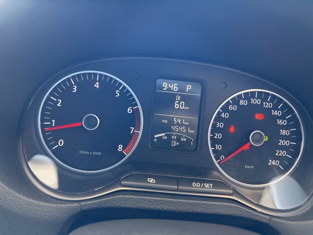 VOLKSWAGEN POLO