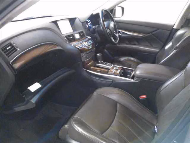NISSAN FUGA