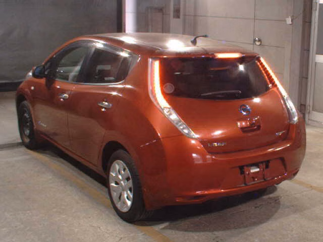 NISSAN LEAF