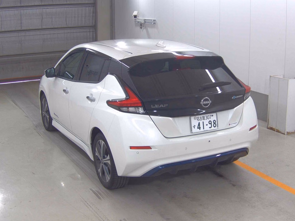 NISSAN LEAF