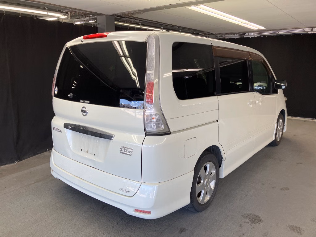NISSAN SERENA