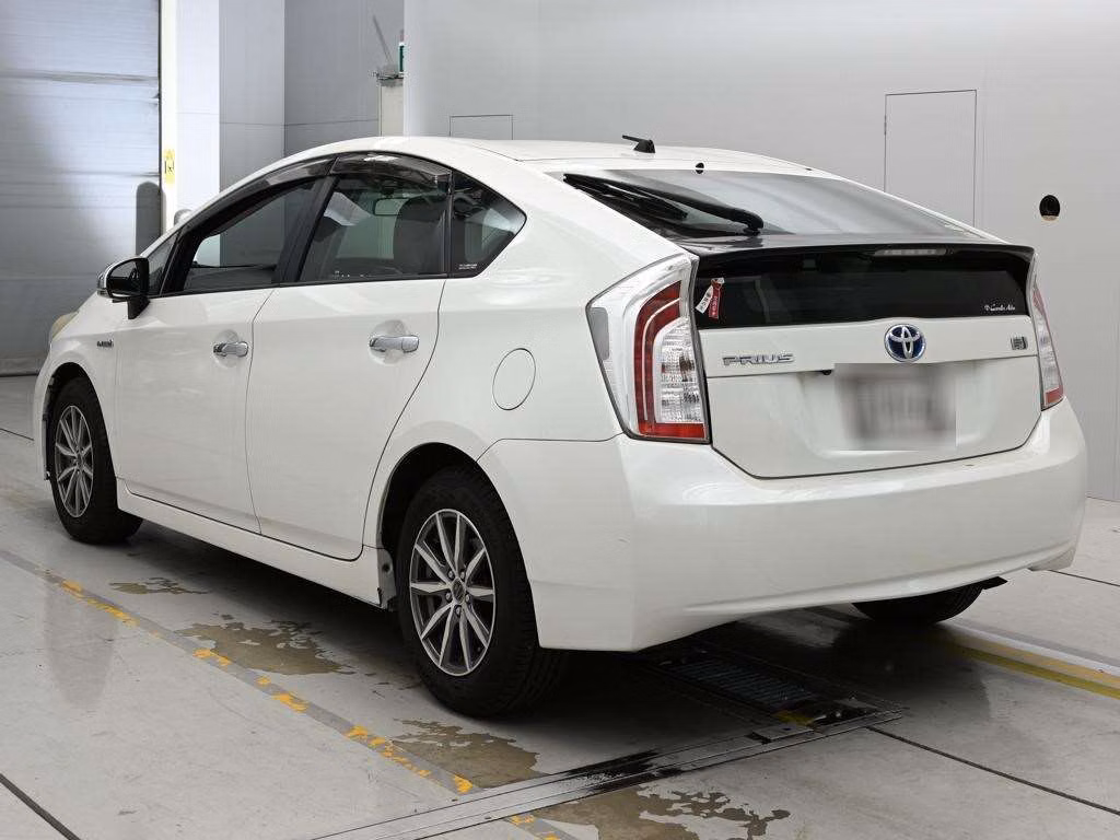 TOYOTA PRIUS