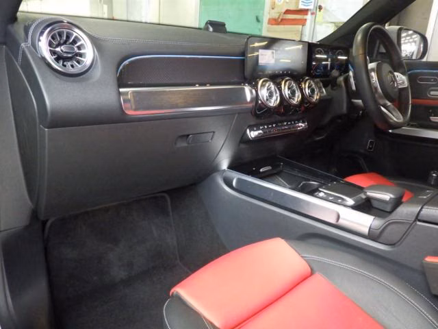 MERCEDES-BENZ GLB-CLASS