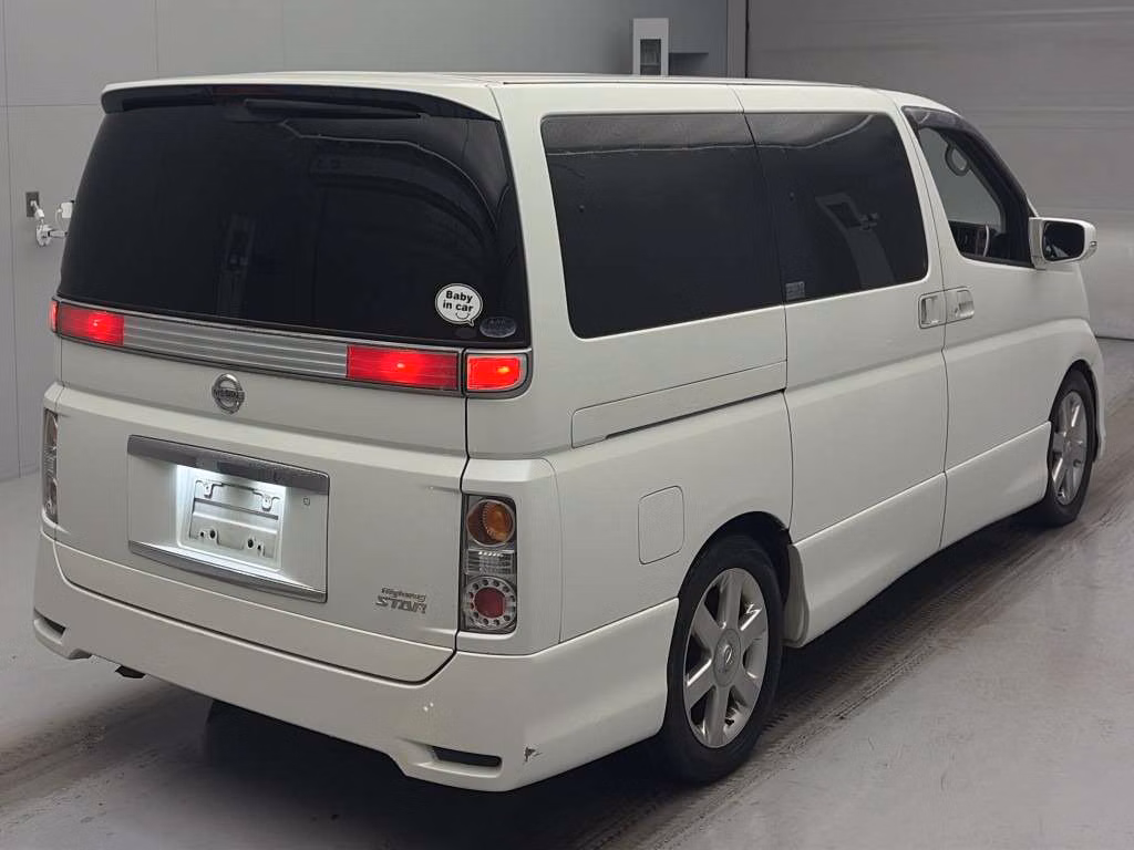 NISSAN ELGRAND