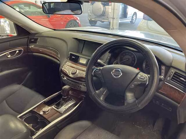 NISSAN FUGA