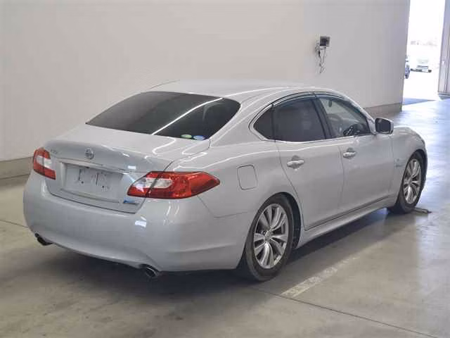 NISSAN FUGA
