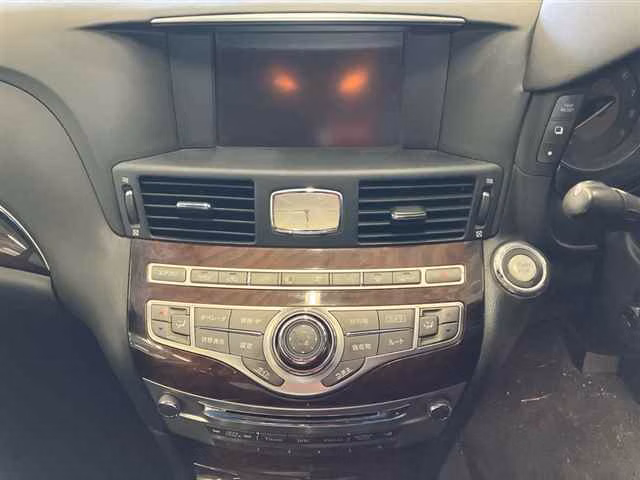 NISSAN FUGA