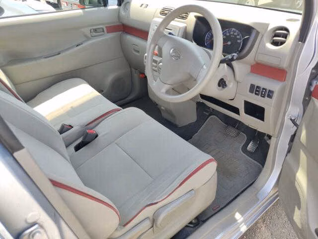 DAIHATSU MOVE CONTE