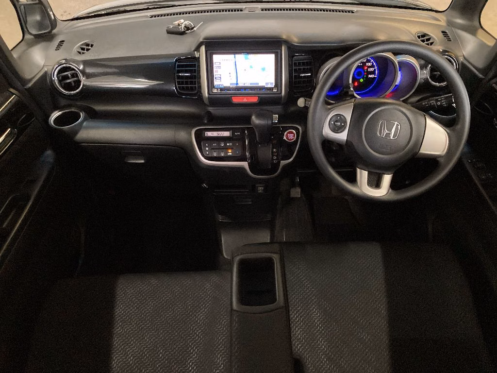 HONDA N-BOX