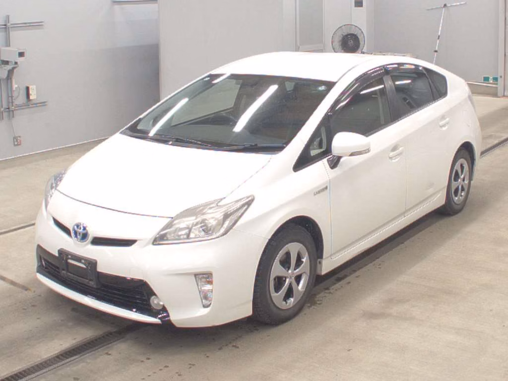 TOYOTA PRIUS