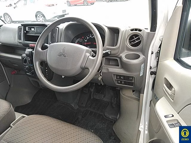 MITSUBISHI MINICAB
