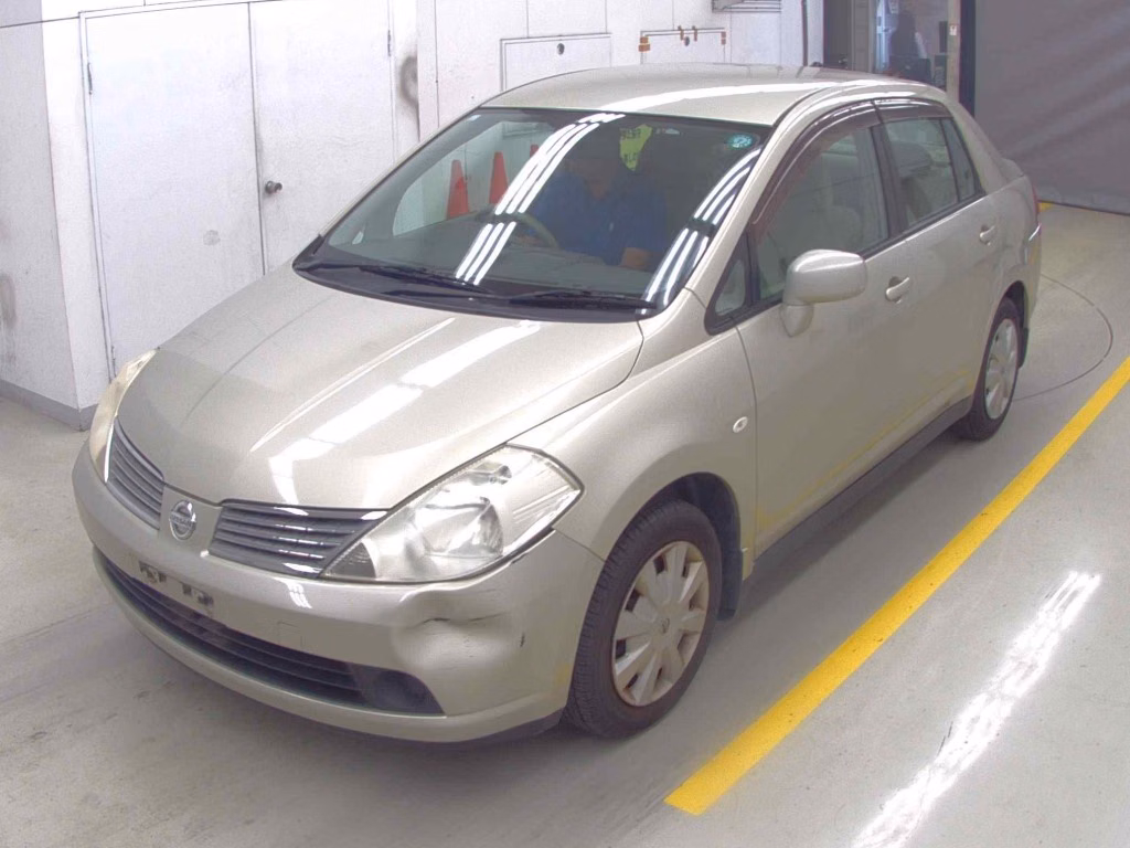 NISSAN TIIDA LATIO