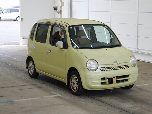 DAIHATSU MOVE LATTE