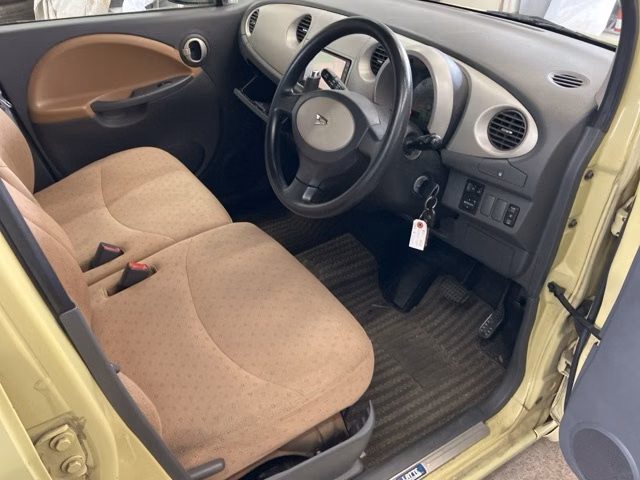 DAIHATSU MOVE LATTE