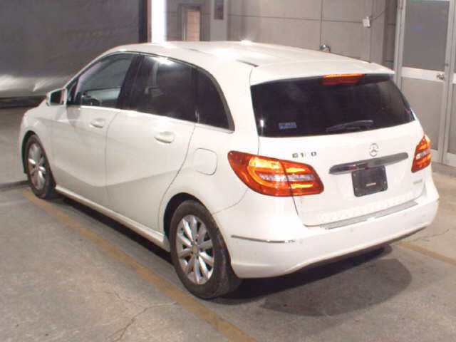 MERCEDES-BENZ B-CLASS