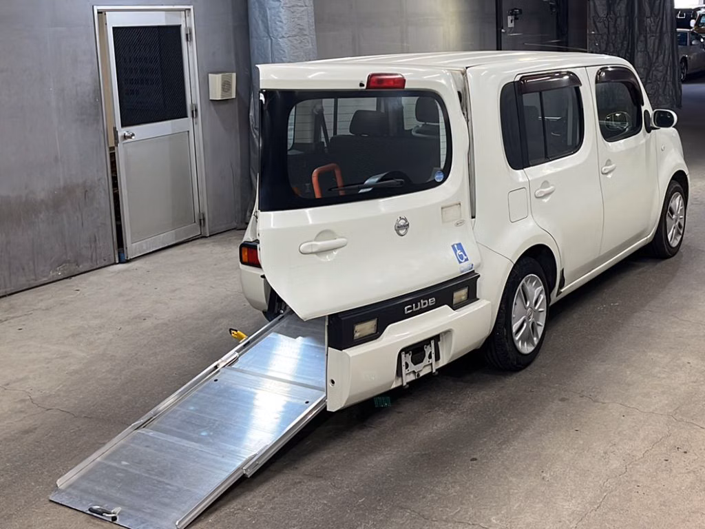 NISSAN CUBE