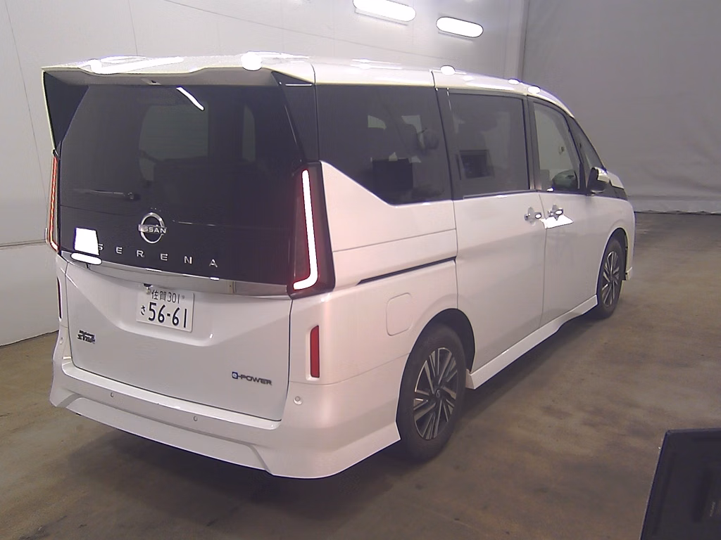 NISSAN SERENA