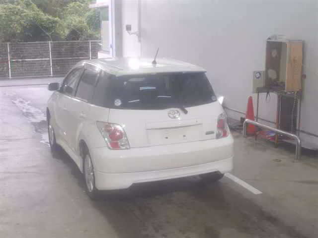 TOYOTA IST